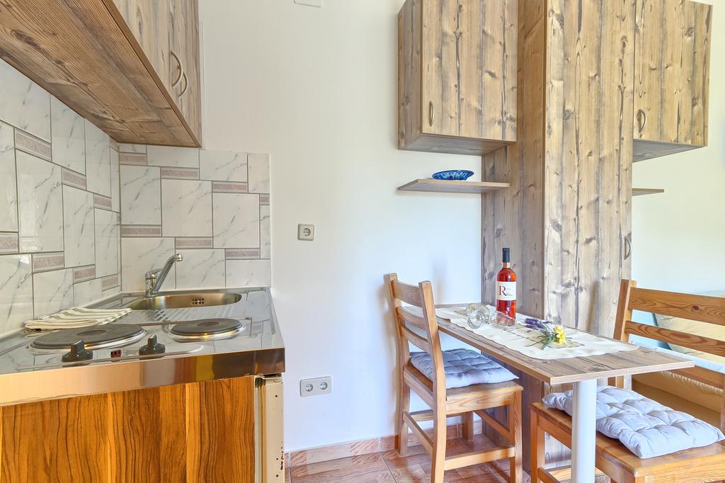 Apartments Ljiljana Пула Экстерьер фото